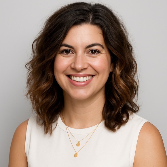 Meet your Posher, McKenzie - Picture 1 of 1